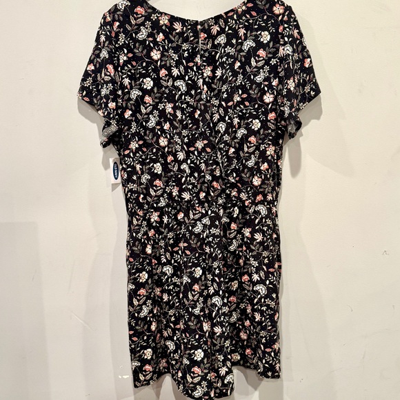 Old Navy Black Floral V-Neck Romper with Pockets NWT - Picture 6 of 16